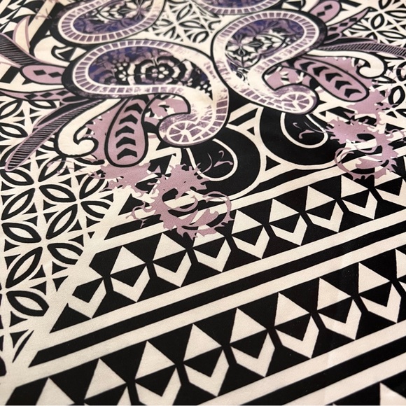 Alya - Printed Pencil Skirt - Picture 7 of 11